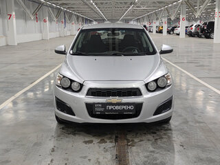 2013 Chevrolet Aveo II, серебристый, 395000 рублей, вид 2