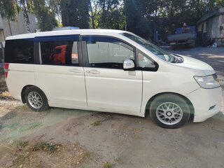 2010 Honda Stepwgn IV, белый, 1000000 рублей, вид 1