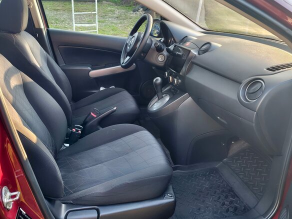 2012 Mazda 2 II Рестайлинг (DE2), красный, 930000 рублей - вид 7