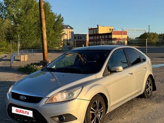 2008 Ford Focus II Рестайлинг, серебристый, 320000 рублей, вид 1