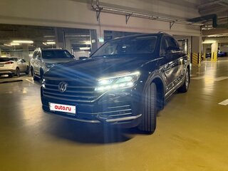 2020 Volkswagen Touareg III, коричневый, 4200000 рублей, вид 1