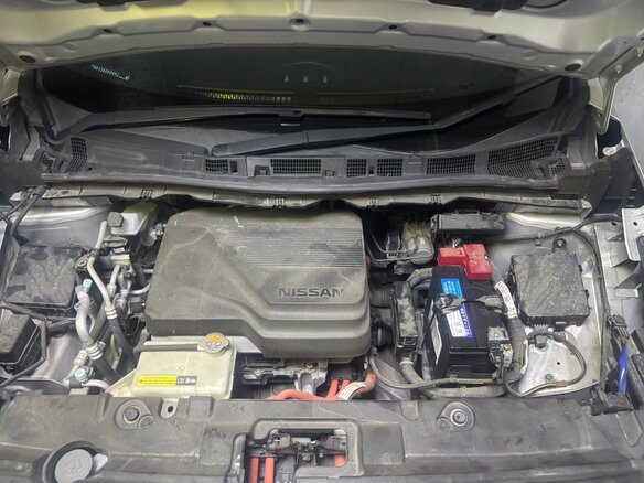 2019 Nissan Leaf II (ZE1), серебристый, 2420000 рублей - вид 11