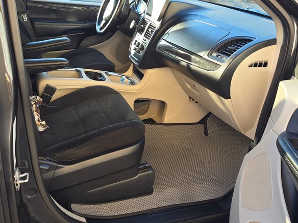 2011 Dodge Caravan Grand V, серый, 1500000 рублей - вид 7