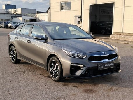 2021 Kia Cerato IV Рестайлинг, серый, 1670000 рублей, вид 3