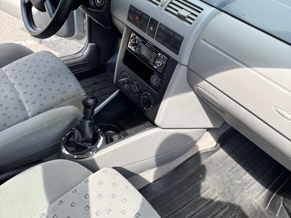 2004 Volkswagen Pointer, серебристый - вид 13