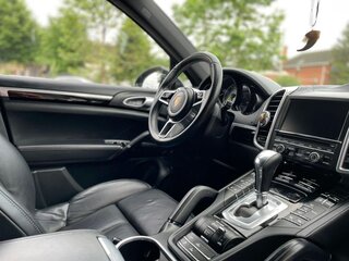 2015 Porsche Cayenne S E-Hybrid II Рестайлинг (958), чёрный, 3600000 рублей, вид 3