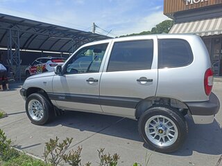2004 Chevrolet Niva I, серебристый, 530000 рублей, вид 4