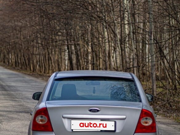 2011 Ford Focus II Рестайлинг, серебристый, 570000 рублей - вид 5