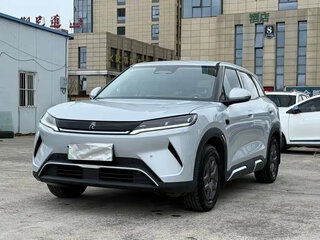 2026 BYD Yuan Up 45.12 kWh, серебристый, 1729099 рублей, вид 3