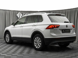 2018 Volkswagen Tiguan II, белый, 2420000 рублей, вид 4