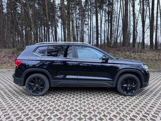 2021 Volkswagen Taos I, чёрный, 2650000 рублей, вид 4