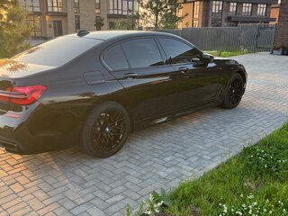 2017 BMW 7 серии 730i VI (G11/G12), чёрный, 4000000 рублей, вид 2
