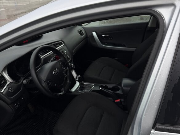 2016 Kia Ceed II Рестайлинг, серебристый, 1250000 рублей - вид 6
