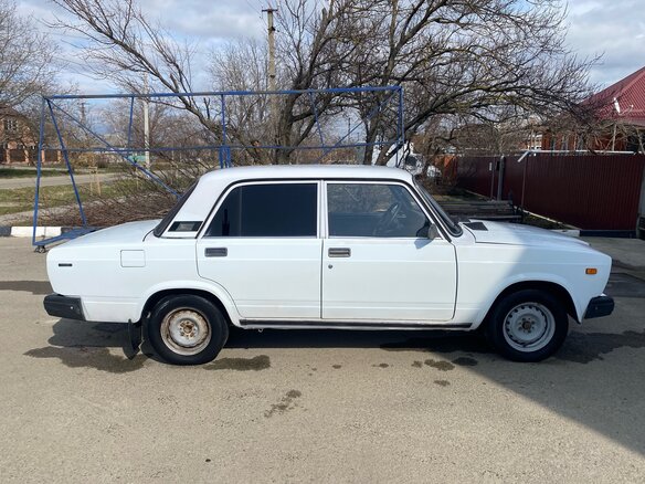 2004 Lada (ВАЗ) 2107, белый - вид 3
