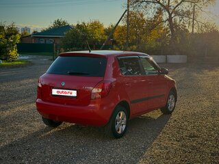 2013 Skoda Fabia II Рестайлинг, красный, 745000 рублей, вид 4