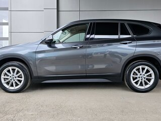 2020 BMW X1 20i xDrive II (F48) Рестайлинг, серый, 3100000 рублей, вид 5