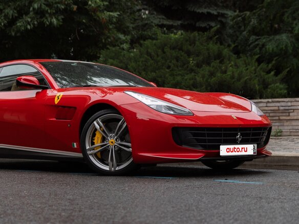 2017 Ferrari GTC4Lusso, красный, 31000000 рублей - вид 5