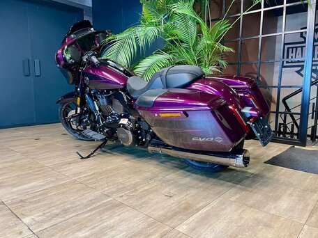 2025 Harley-Davidson CVO Street Glide, фиолетовый, 5850000 рублей, вид 3