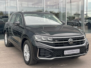 2025 Volkswagen Touareg III Рестайлинг, чёрный, 7000000 рублей, вид 3