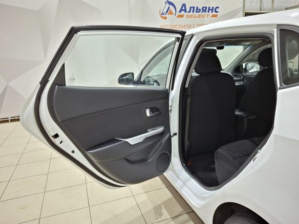 2014 Kia Rio 6-speed III, белый - вид 25
