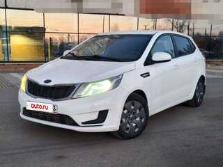 2013 Kia Rio III, белый, 470000 рублей, вид 3