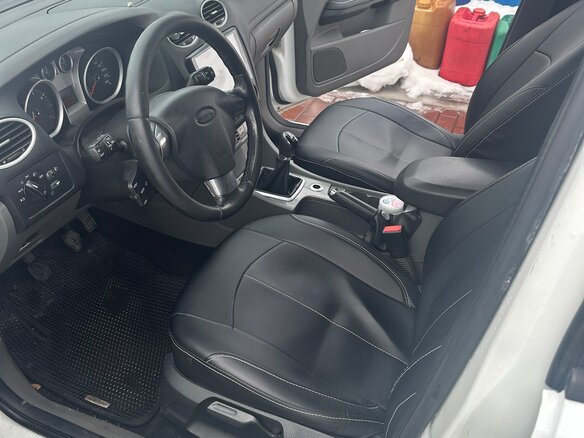 2010 Ford Focus II Рестайлинг, белый, 650000 рублей - вид 7