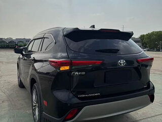 2024 Toyota Highlander IV (XU70), чёрный, 4356061 рублей, вид 4