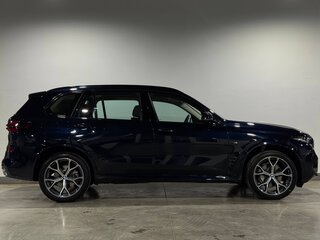 2025 BMW X5 Long 30Li IV (G05/G18) Рестайлинг, чёрный, 9490000 рублей, вид 3