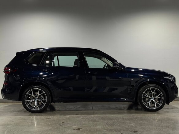 2025 BMW X5 30Li IV (G05/G18) Рестайлинг, чёрный - вид 2