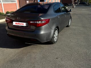 2012 Kia Rio 5-speed III, серый, 930000 рублей, вид 5