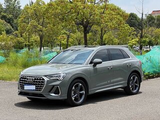 2022 Audi Q3 35 TFSI II (F3), серый, 1980000 рублей, вид 1