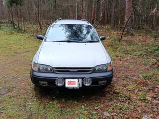 2001 Toyota Caldina I Рестайлинг, белый, 470000 рублей, вид 3