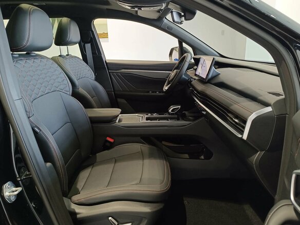 2026 Geely Okavango I Рестайлинг, чёрный, 4085990 рублей - вид 6