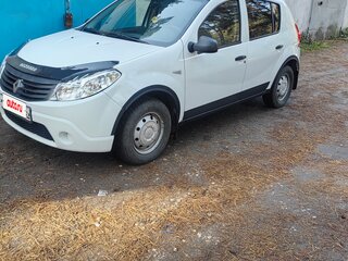 2013 Renault Sandero I, белый, 550000 рублей, вид 1