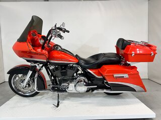 2009 Harley-Davidson CVO Road Glide, красный, 950000 рублей, вид 2