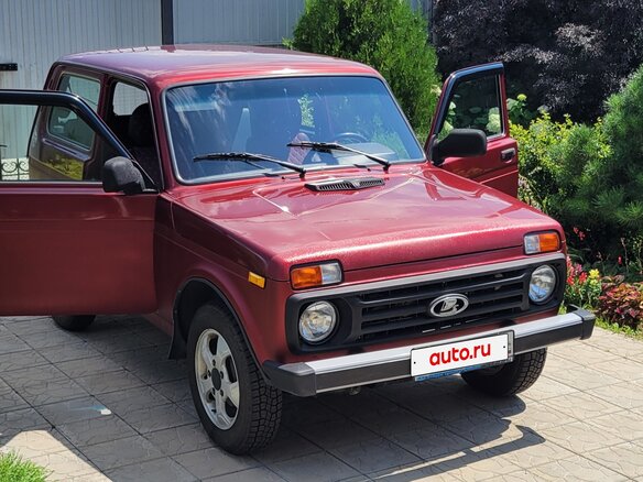 2016 Lada (ВАЗ) 2121 (4x4) I Рестайлинг, пурпурный, 560000 рублей - вид 1