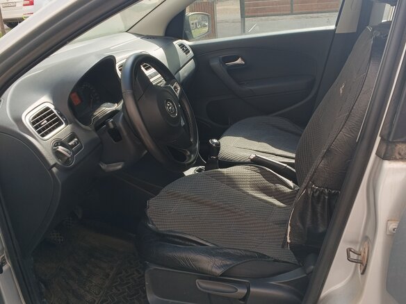 2013 Volkswagen Polo V, серебристый, 750000 рублей - вид 9