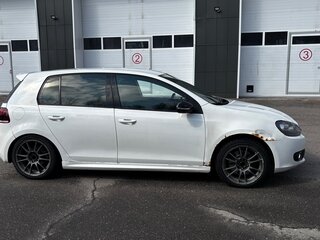 2011 Volkswagen Golf VI, белый, 550999 рублей, вид 3