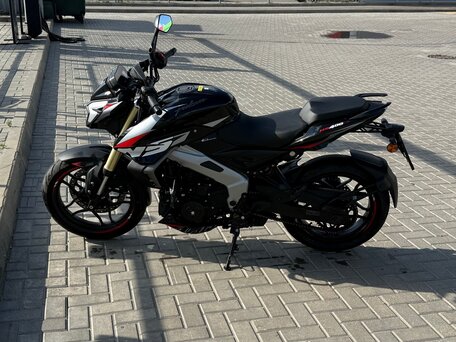 2026 Bajaj Pulsar NS400Z, чёрный, 400000 рублей, вид 2