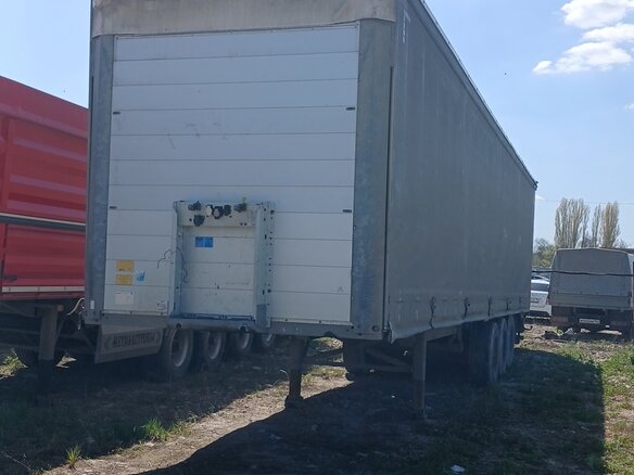 2017 Schmitz Cargobull 9084, серебристый, 1710000 рублей
