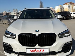 2021 BMW X5 25d IV (G05/G18), белый, 6300000 рублей, вид 1