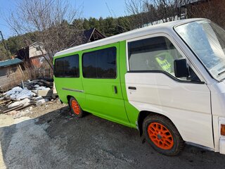 1997 Nissan Urvan III (E24), белый, 337000 рублей, вид 5