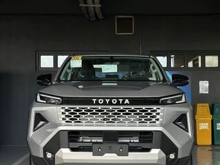 2026 Toyota Hilux IX, серебристый, 5827904 рублей, вид 2