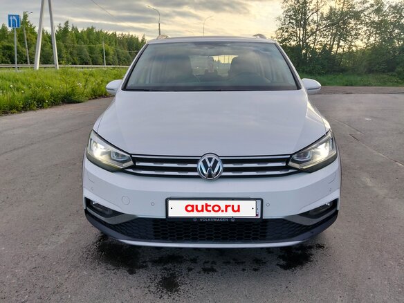 2020 Volkswagen Touran L II, белый, 2400000 рублей - вид 1