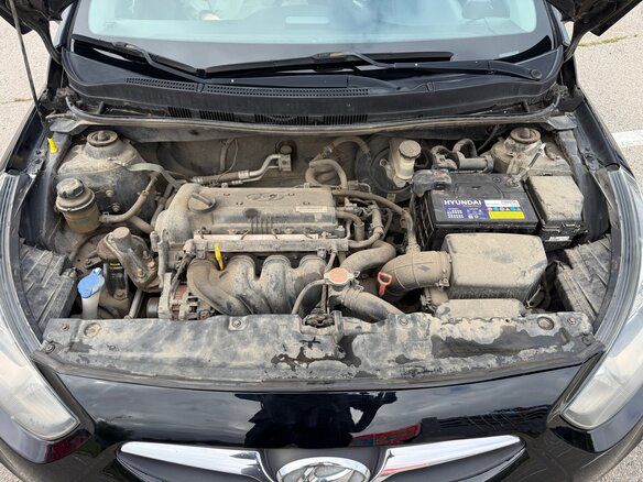 2011 Hyundai Solaris I, чёрный, 700000 рублей - вид 9