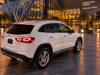 2021 Mercedes-Benz GLA 250 II (H247), белый, 4500000 рублей, вид 3