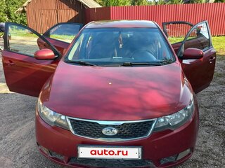 2011 Kia Cerato 6-speed II, красный, 530000 рублей, вид 2