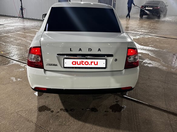 2017 Lada (ВАЗ) Priora I Рестайлинг, белый, 700000 рублей - вид 4