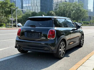 2023 Mini Hatch Cooper III (F55/F56) Рестайлинг 2, чёрный, 2497300 рублей, вид 4