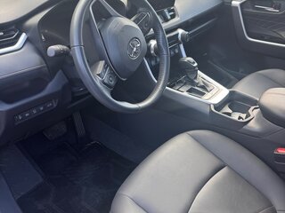 2025 Toyota RAV4 V (XA50), серебристый, 3850000 рублей, вид 5